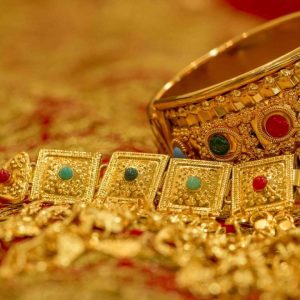 Gold-Silver Rate Today: અઠવાડિયાના પહેલા દિવસે સોનું થયું સસ્તુ, જાણી લો અમદાવાદ સહિતના અન્ય રાજ્યોમાં શું છે સોનાનો ભાવ
